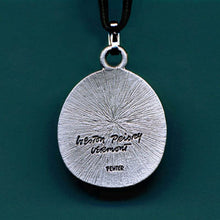 Load image into Gallery viewer, Serenity Courage Wisdom Medal
